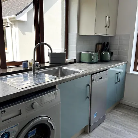 The At Radharc Na Noileain, Γουέστπορτ